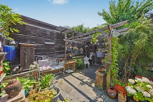 Chestnut Close